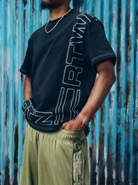 OUTLINE HEAVYWEIGHT TEE [BLACK], side view (3 of 3)