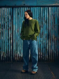CROCHET APPLIQUE KNIT CREW [KHAKI], side view (3 of 4)